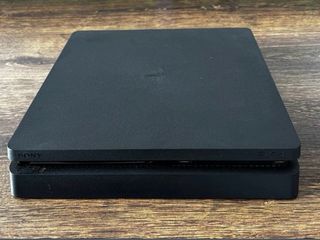 PlayStation 4 de 1 TB poco uso versión 10.5