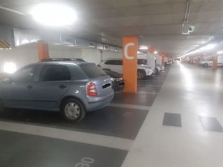 Garaje en alquiler en Parc Bosc - Castell en Figueres