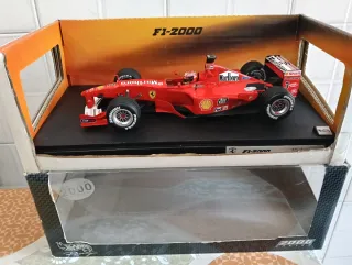 Ferrari F2000 Schumacher 1:18 Hot Wheels