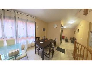 Casa adosada en venta en Vega de San Mateo