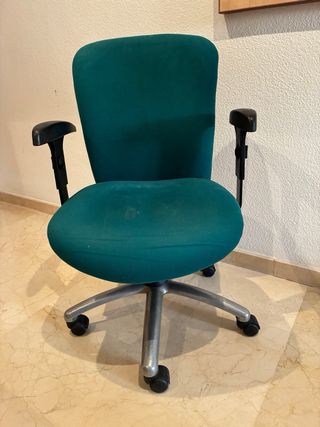 Silla de escritorio ergonómica cómoda