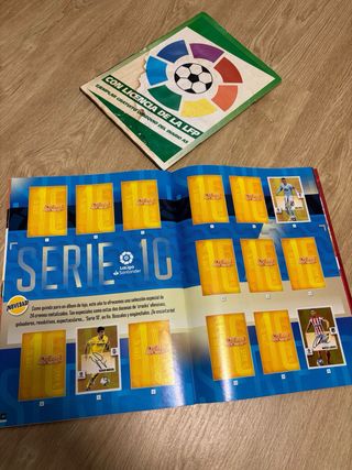 Lote de 12 álbumes cromos fútbol incompletos