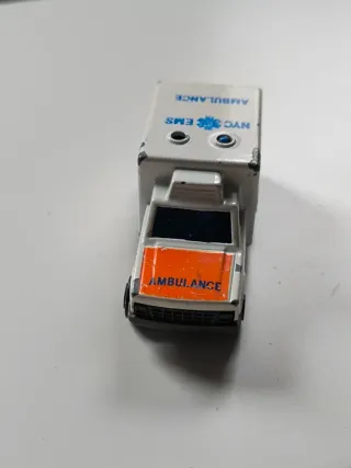 Coche escala NYC EMS Ambulance majorette