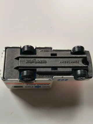 Coche escala NYC EMS Ambulance majorette