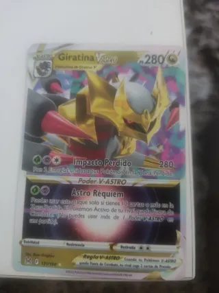 Carta Pokémon Giratina V ASTRO 131/196