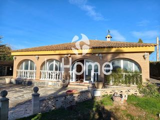 Chalet en venta en Urbanizaciones en Llíria