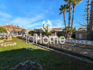 Chalet en venta en Urbanizaciones en Llíria