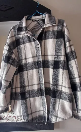 Camisa unisex cuadros negra blanca moderna