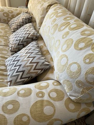 Set di due divani in tessuto lavabili