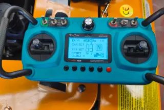 Desbrozadora Cortacésped Nuevo con control remoto