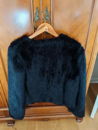 Abrigo pelo Bershka negro talla M