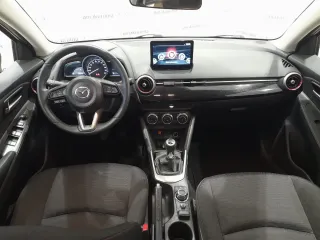 Mazda 2 2022