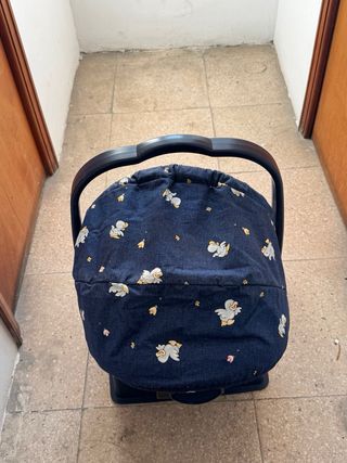 Silla de coche Peg Perego azul con paticos