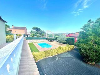 Chalet en venta en Caldes de Malavella