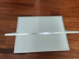 Pizarra blanca con rotuladores y borrador