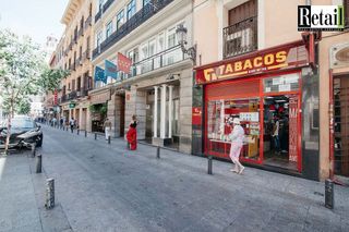 Local comercial en alquiler en Cortes - Huertas en Madrid