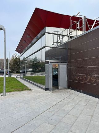 Local comercial en alquiler en Opañel en Madrid