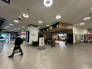 Local comercial en alquiler en Opañel en Madrid