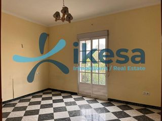 Casa adosada en venta en Morón de la Frontera
