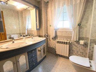 Casa adosada en venta en Centro Bº Doscientas en Azuqueca de Henares