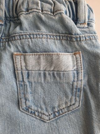 Vaqueros H&M bebé desgastados
