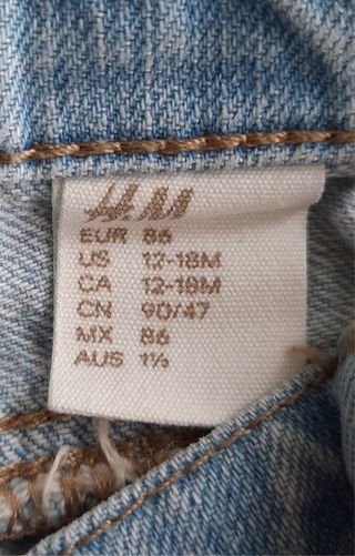 Vaqueros H&M bebé desgastados