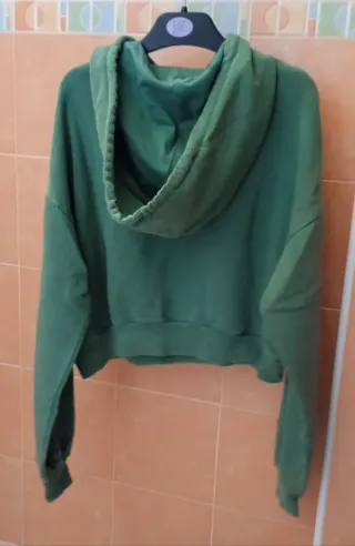 Sudadera Pull&Bear verde cropped