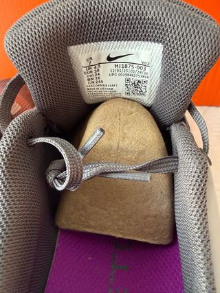 Nike Metcon 10 gris y morado