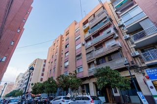 Piso en venta en El Grau en Valencia