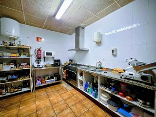 Local comercial en venta en La Pola Siero en Siero
