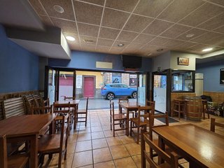 Local comercial en venta en La Pola Siero en Siero