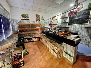 Local comercial en alquiler en La Magdalena - Versalles en Avilés
