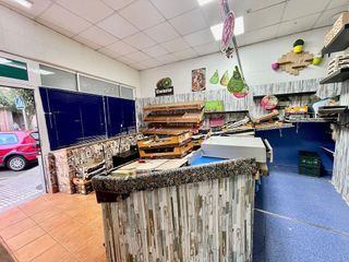 Local comercial en alquiler en La Magdalena - Versalles en Avilés