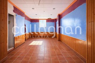 Local comercial en venta en Centro en Chiva