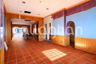 Local comercial en venta en Centro en Chiva