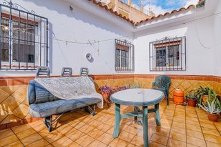 Casa adosada en venta en Loja