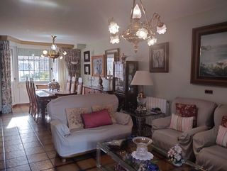 Casa adosada en venta en Carlos V en Laredo