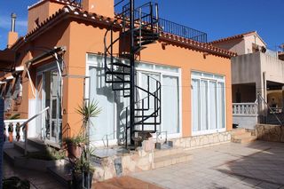 Chalet en venta en Oliva Playa en Oliva