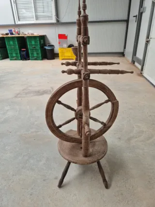 Rueca antigua de madera