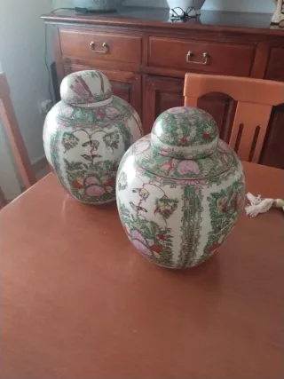 Set di due vasi cinesi in ceramica in porcellana