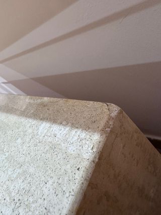 Mobile ingresso in marmo e vetro