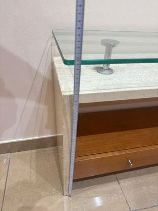 Mobile ingresso in marmo e vetro