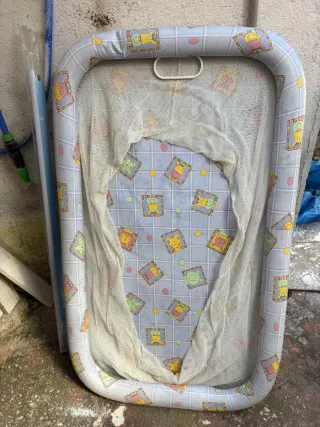 Cuna de viaje con mosquitera