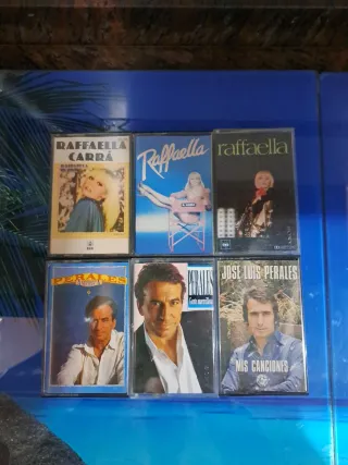 Lote 6 Casetes Raffaella Carrá y Perales