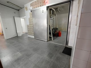 Edificio en venta en Zubia (La)