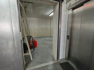 Edificio en venta en Zubia (La)