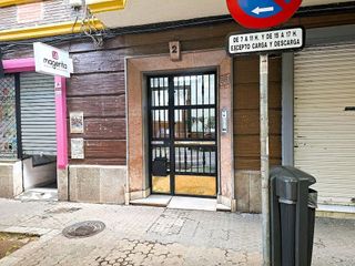 Piso en venta en La Buhaira en Sevilla