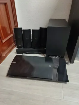 Home cinema 5.1 Sony + Blu-ray 3D Modelo BDV-N590