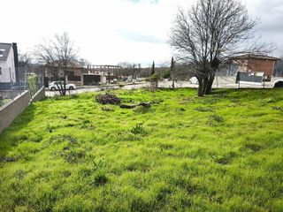 Solar en venta en Miraflores de la Sierra