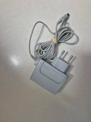 Nintendo DSi Negra Edición Pokémon